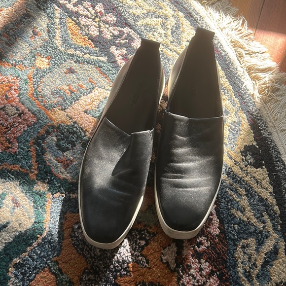 Vince Black Leather Slide Ons - Picture 1 of 6
